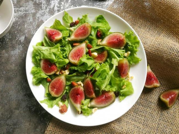 Salad sung trái cây khô